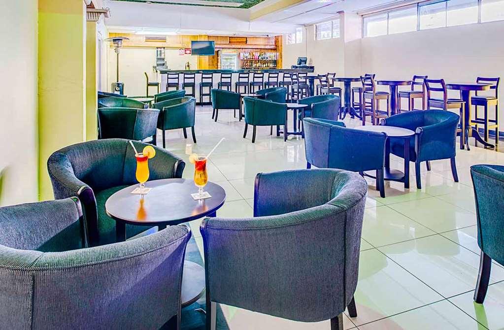 New Ambassador Hotel Harare Servicios foto