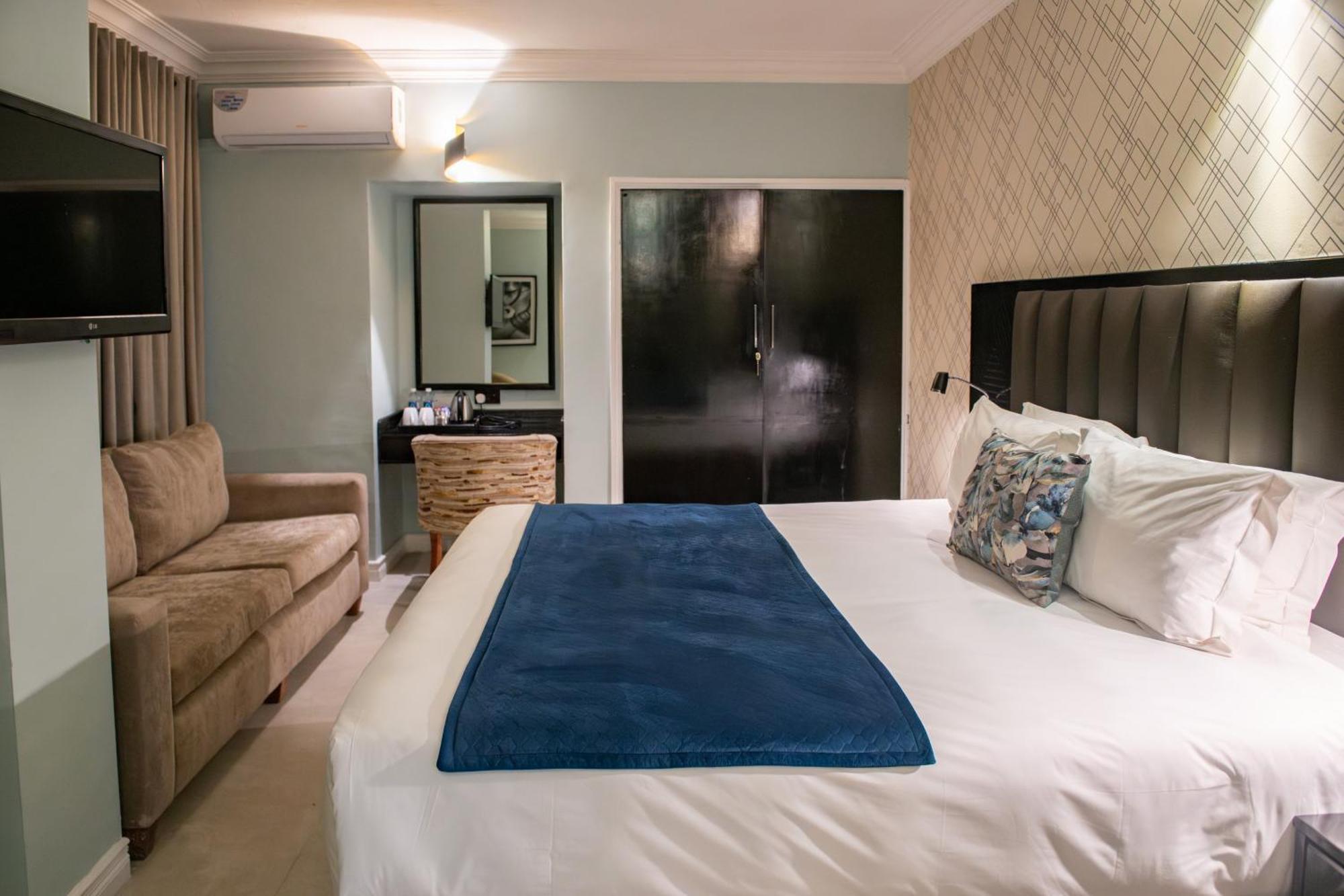 New Ambassador Hotel Harare Exterior foto