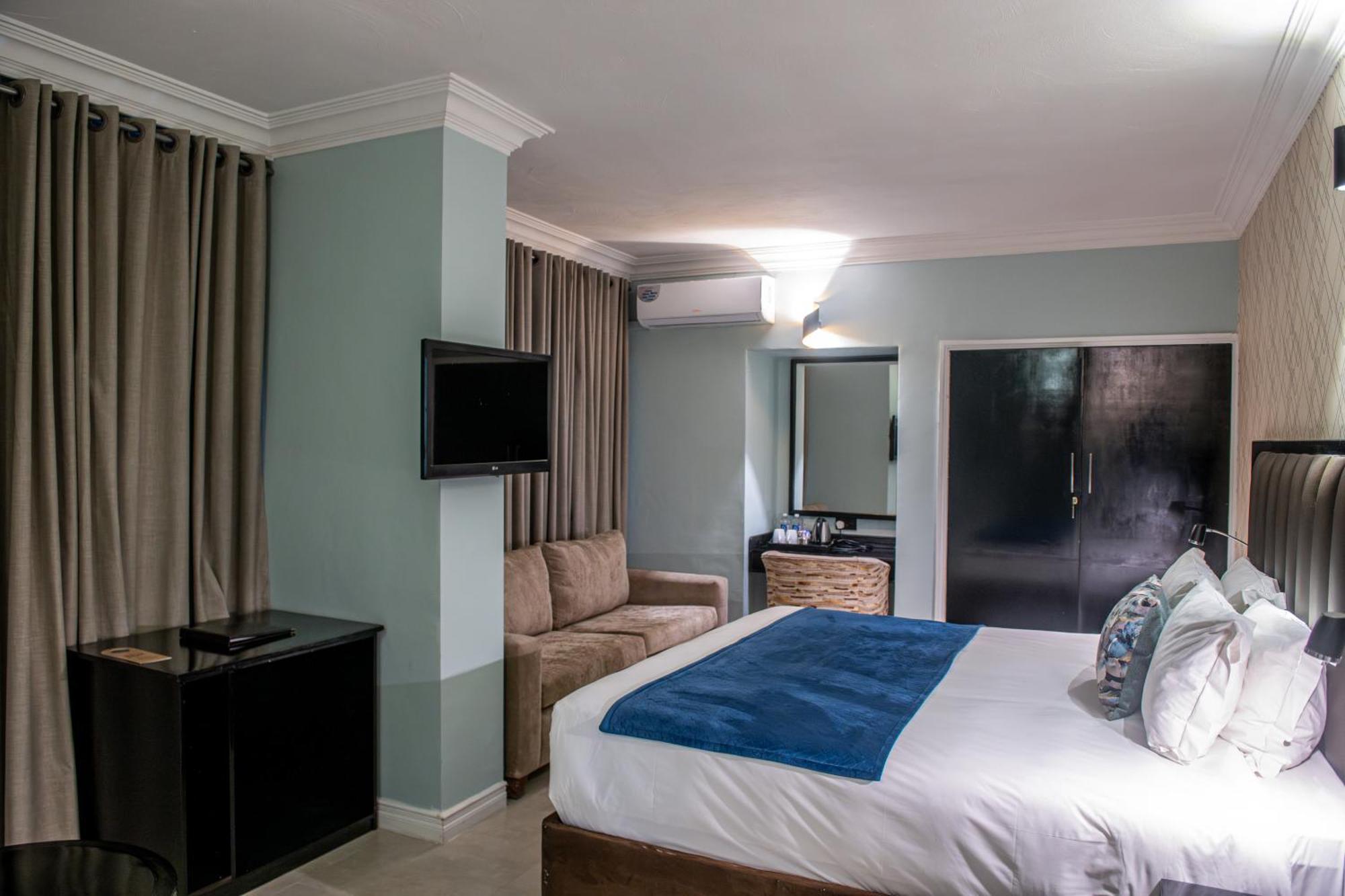 New Ambassador Hotel Harare Exterior foto