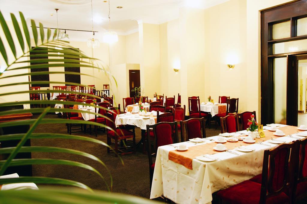 New Ambassador Hotel Harare Exterior foto